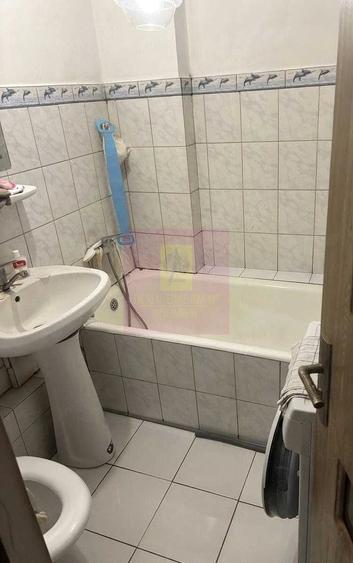 Apartament cu 3 camere decomandat în Octavian Goga