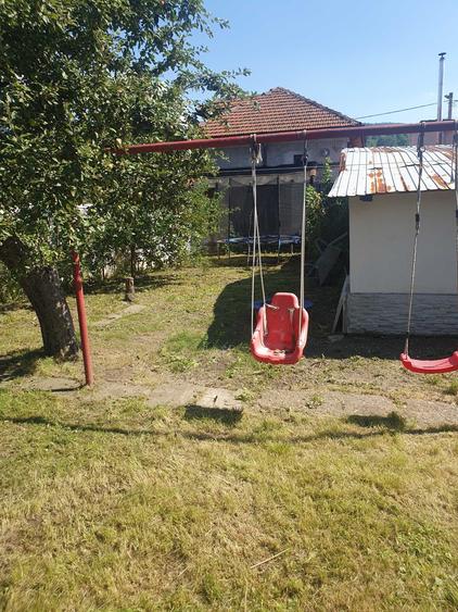 Casă cu 3 camere în Lupeni