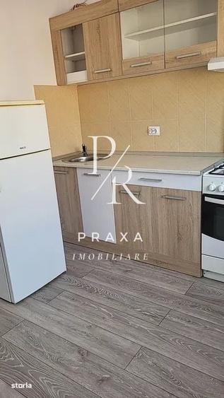 Garsonieră decomandată în Luna