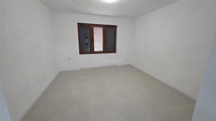 Spațiu comercial, de 130 mp, în Răcășdia