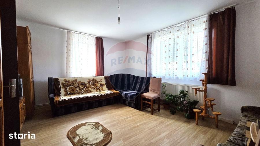 Casă cu 3 camere cu Teren 3177 Mp în Dumbrăvioara