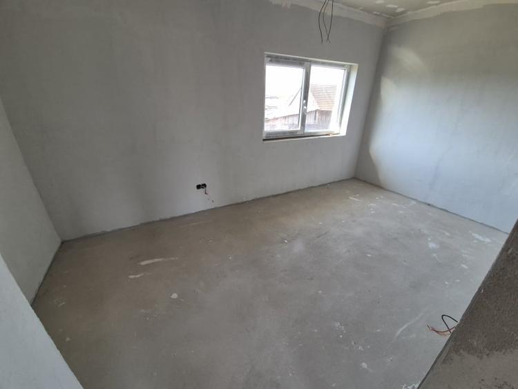 Duplex cu 4 camere cu Canalizare în Gilău