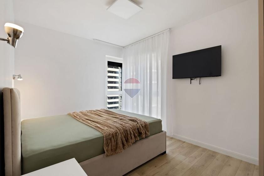 Apartament cu 3 camere semidecomandat, mobilat în UTA