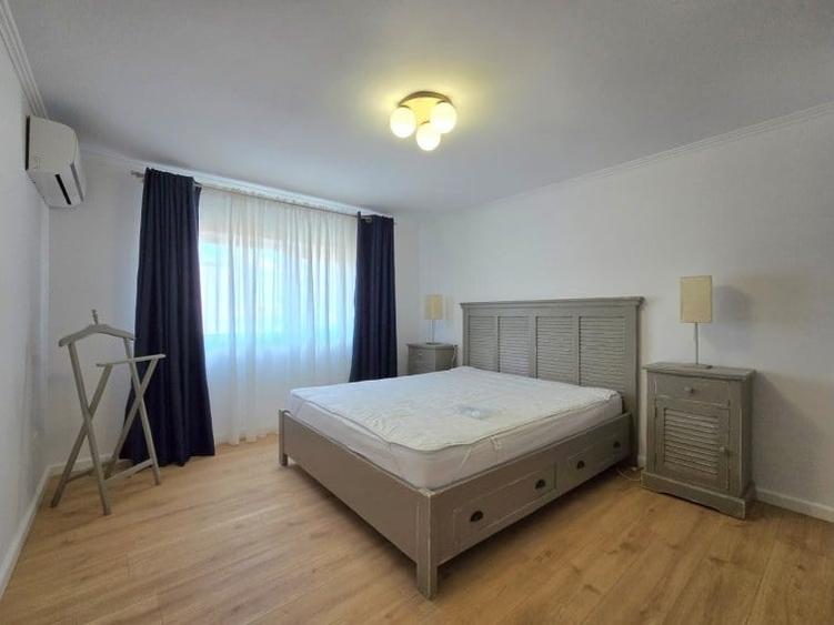 Apartament cu 4 camere în Victoriei