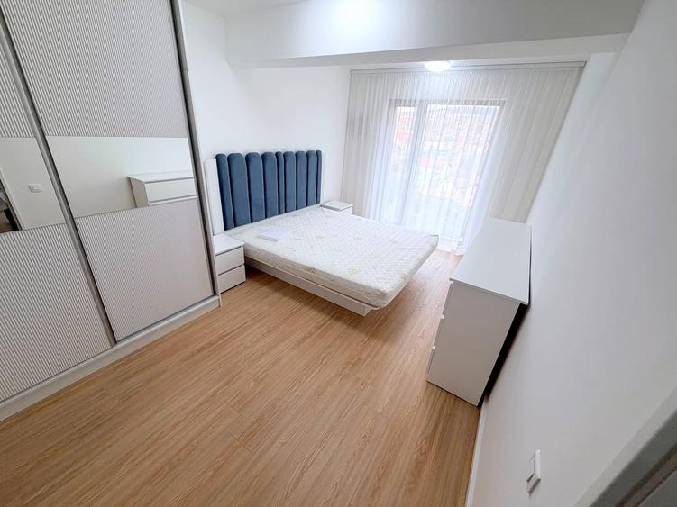 Apartament cu 3 camere semidecomandat în Central