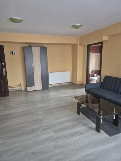 Apartament cu 2 camere decomandat în Curtea de Argeș