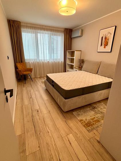 Apartament cu 3 camere decomandat în P-ța Romană