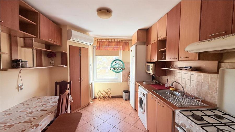 Apartament cu 2 camere decomandat, mobilat în Cornișa