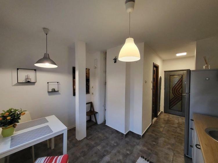 Garsonieră decomandată în Timpuri Noi