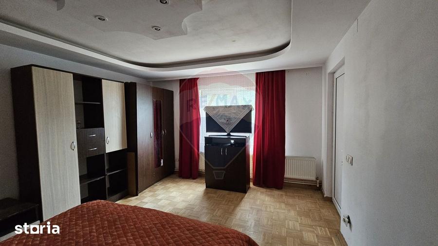 Casă cu 5 camere cu Teren 526 Mp în Udești