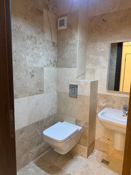 Apartament cu 3 camere semidecomandat, mobilat în Dămăroaia