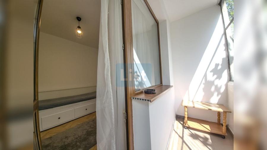 Apartament cu 3 camere decomandat, mobilat în Horea