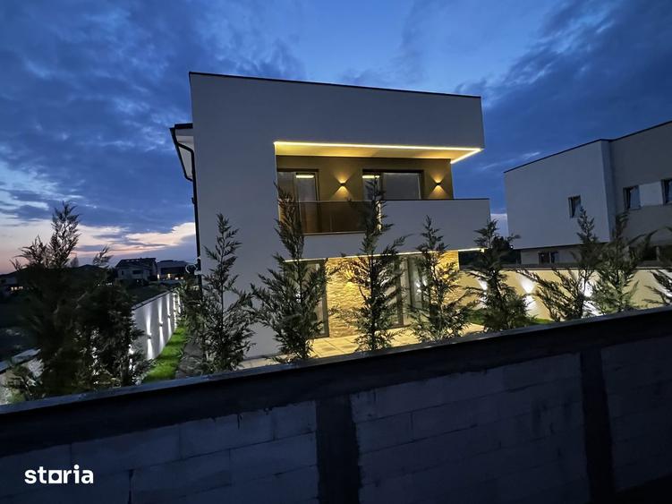 Casă cu 5 camere cu Teren 350 Mp în Central