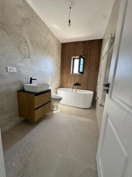 Duplex cu 3 camere cu Canalizare în Miroslava