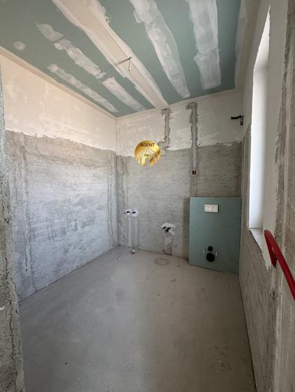 Casă cu 4 camere cu Canalizare în Otopeni
