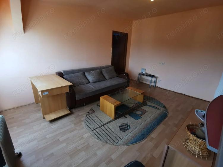 Apartament cu 2 camere semidecomandat în Complex Studențesc