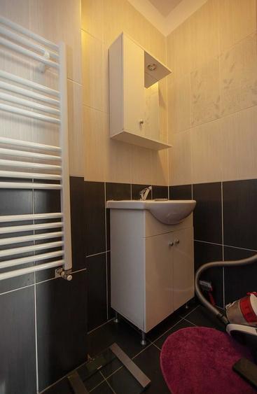 Apartament cu 2 camere semidecomandat în Berceni