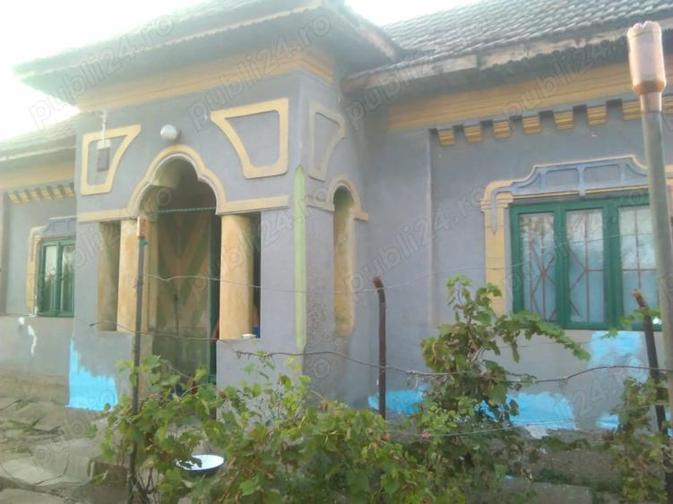 Casă cu 3 camere cu Teren 1034 Mp în Central
