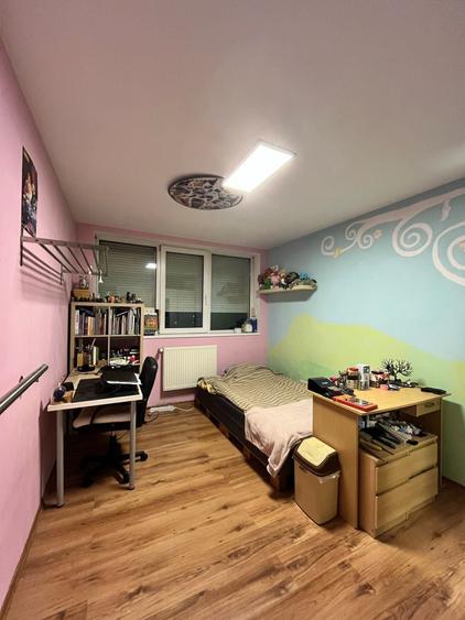 Apartament cu 3 camere decomandat, mobilat în Dacia