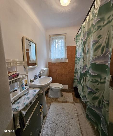 Apartament cu 4 camere semidecomandat în Central