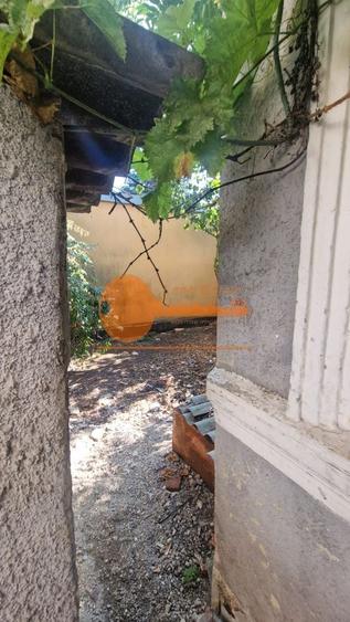 Casă individuală cu 6 camere cu Canalizare în Crângași