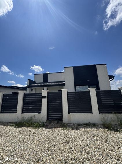 Casă cu 3 camere cu Teren 300 Mp în Berceni