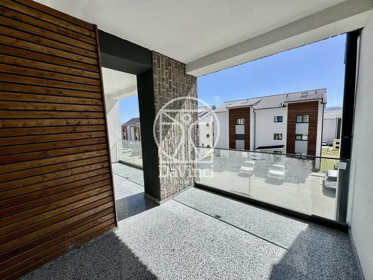 Apartament cu 3 camere decomandat în Exterior Vest