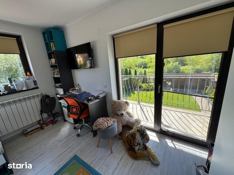 Casă cu 4 camere cu Teren 500 Mp în Poplaca