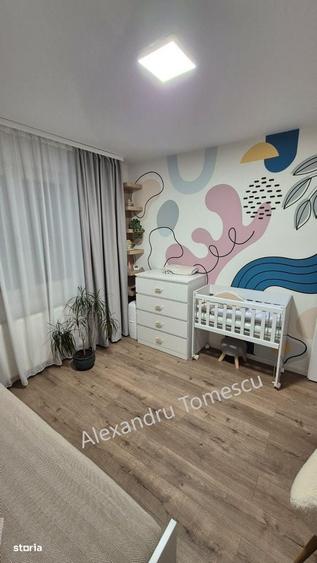 Apartament cu 3 camere semidecomandat în Vitan