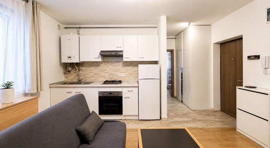 Apartament cu 2 camere decomandat în Girocului