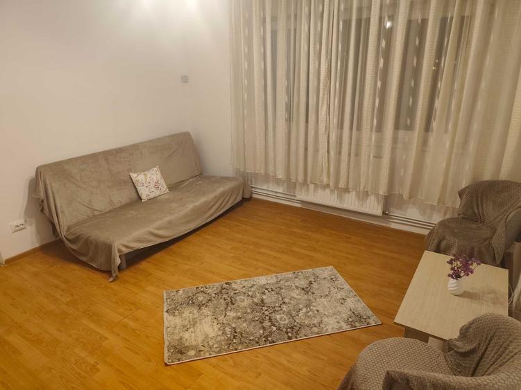 Apartament cu 2 camere semidecomandat în Central