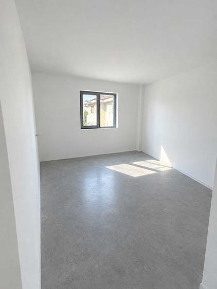 Casă cu 4 camere în Lumina