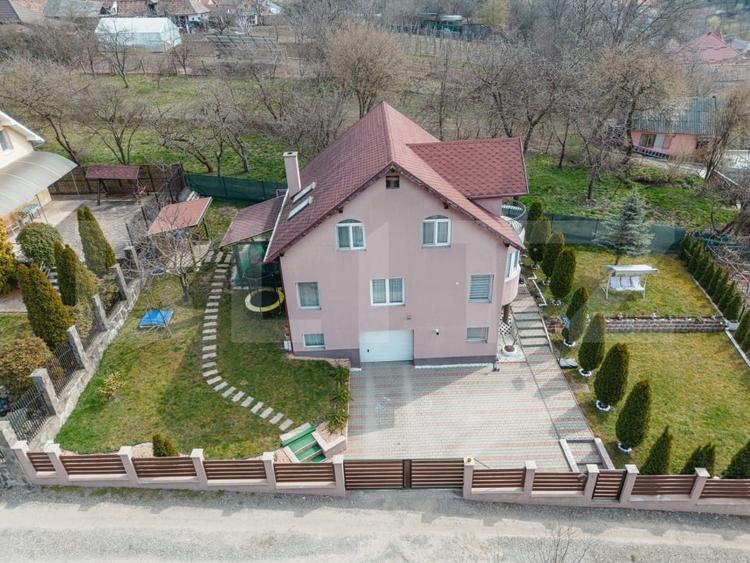 Casă individuală cu 4 camere cu Canalizare în Reghin
