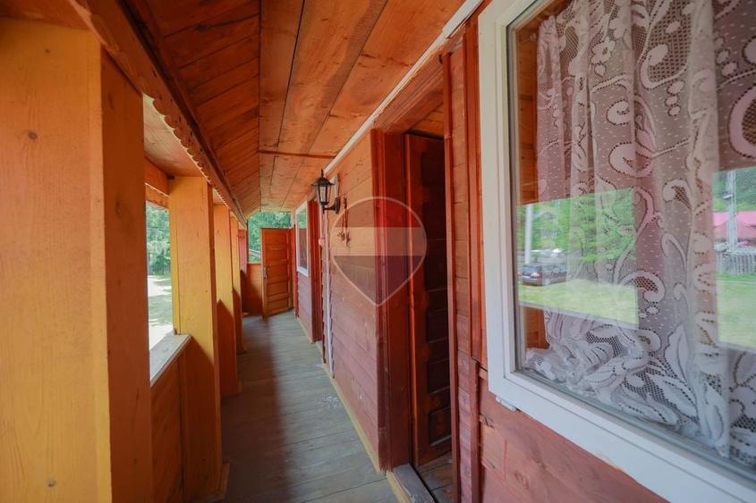 Casă individuală cu 12 camere cu Teren 3326 Mp în Arieșeni