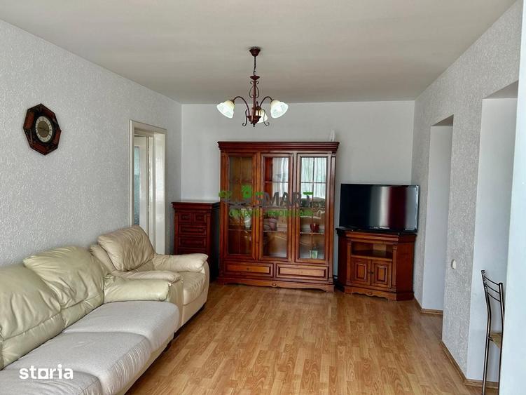 Apartament cu 3 camere semidecomandat în Săsar
