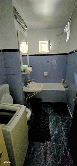 Apartament cu 3 camere decomandat în Micro 5