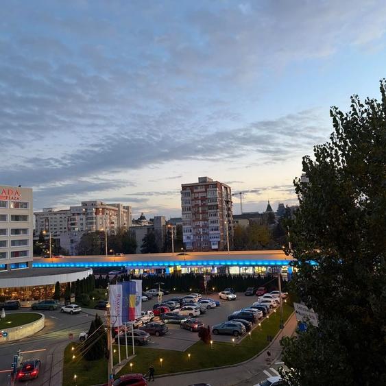 Inchiriez apartament doua camere Craiova zona Ramada - 1