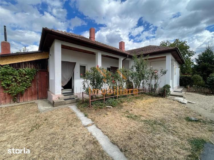 Casă cu 4 camere cu Teren 1439 Mp în Iorga
