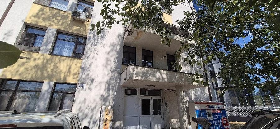 Apartament cu 2 camere decomandat în Baza 3