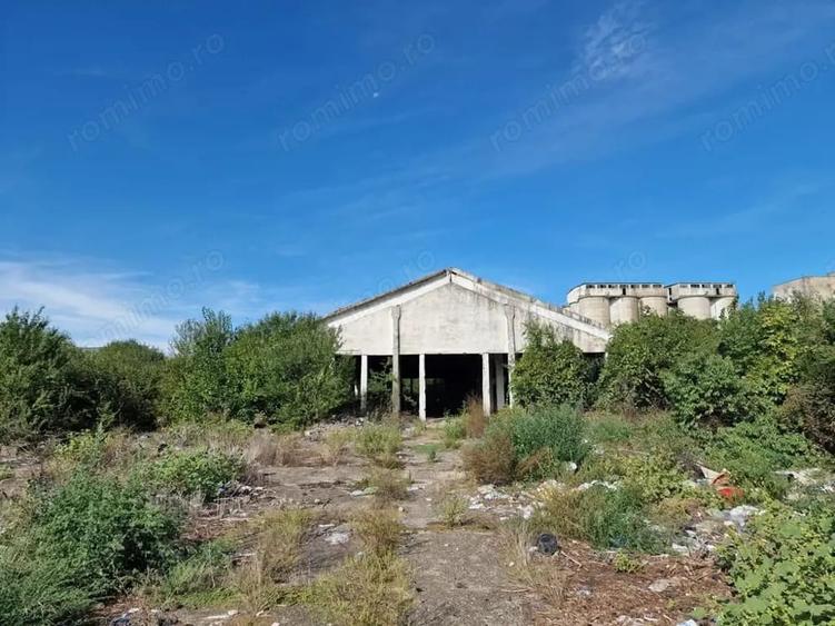 Spațiu comercial, de 904 mp, în Nord