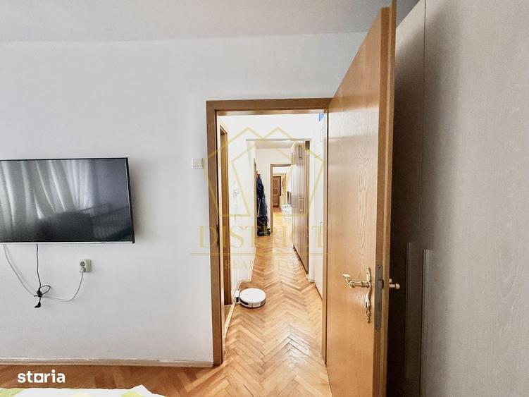 Apartament cu 3 camere semidecomandat în Girocului
