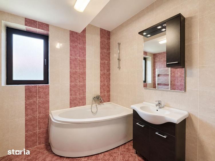 Casă cu 6 camere cu Teren 500 Mp în Crevedia