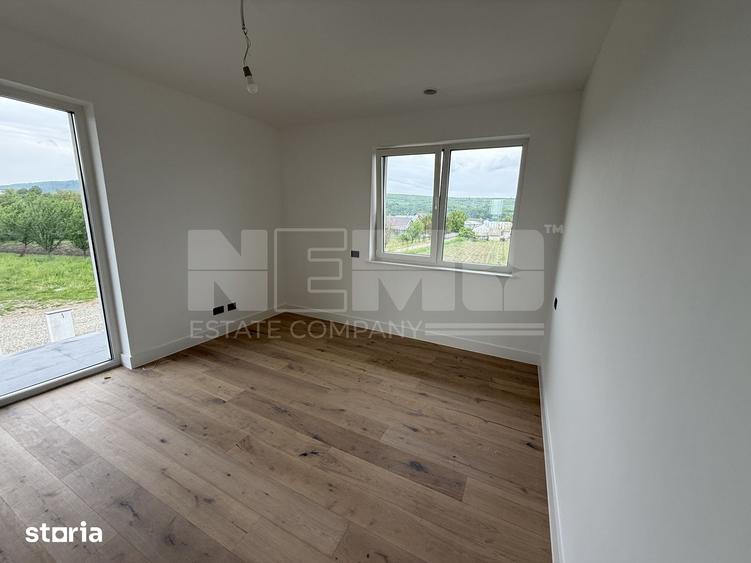 Casă cu 5 camere cu Teren 600 Mp în Pătrăuți