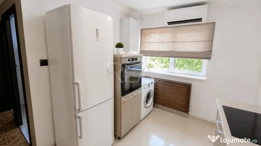 Apartament cu 3 camere semidecomandat în Vitan
