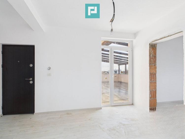 Penthouse cu 2 camere decomandat în Chișoda