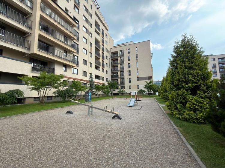 Apartament cu 2 camere decomandat, mobilat în Tractorul