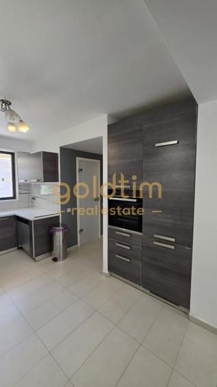 Casă cu 4 camere decomandat cu Canalizare în Pipera