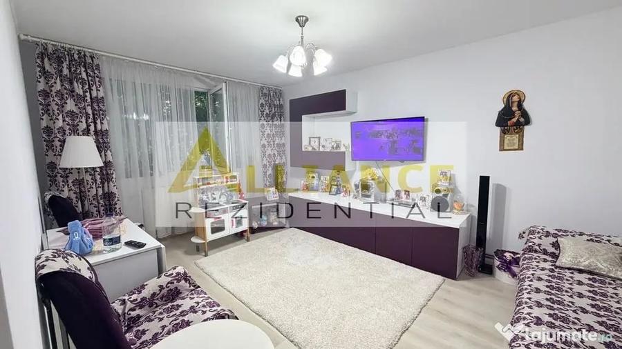Apartament cu 3 camere decomandat în Central