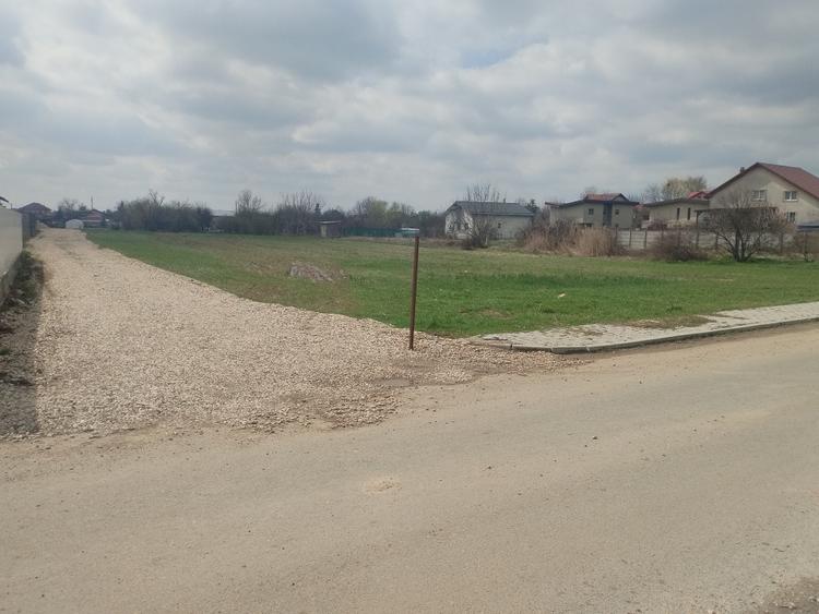 Teren Construcții intravilan de 450 mp, în Dragomirești-Vale
