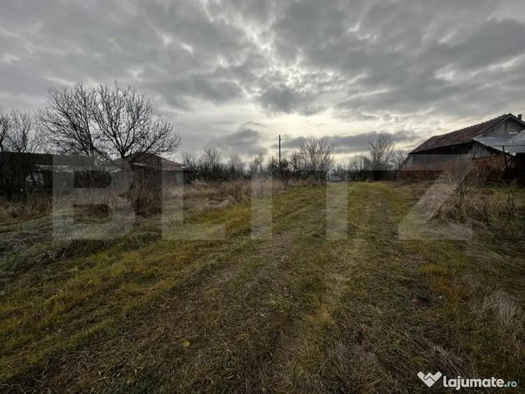 Teren de 4000 mp, în Debarcader